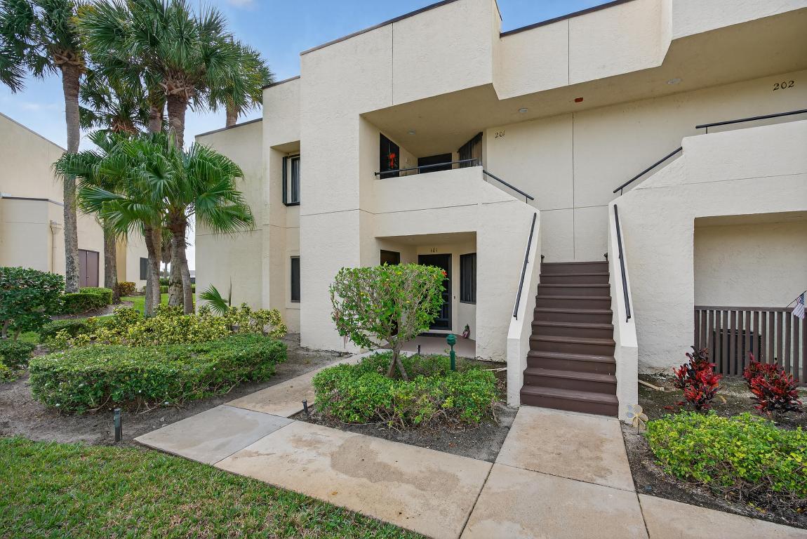 WILLIAMSBURG AT HERITAGE RIDGE CONDO - Residential