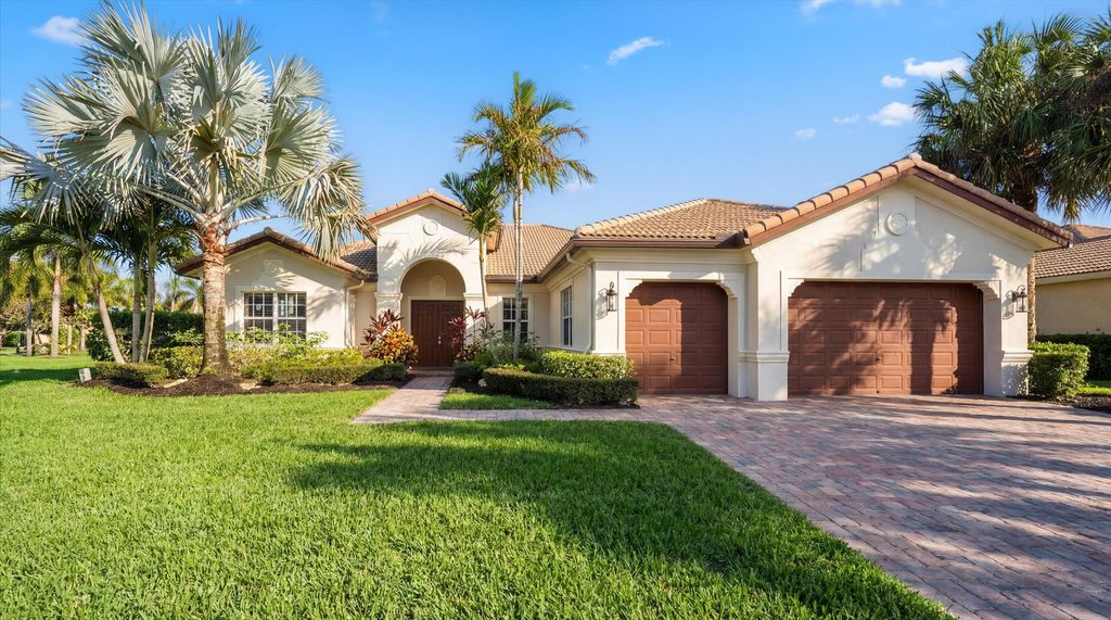 Photo of 108 Casa Circle, Jupiter, FL 33458 (MLS # B26003981)