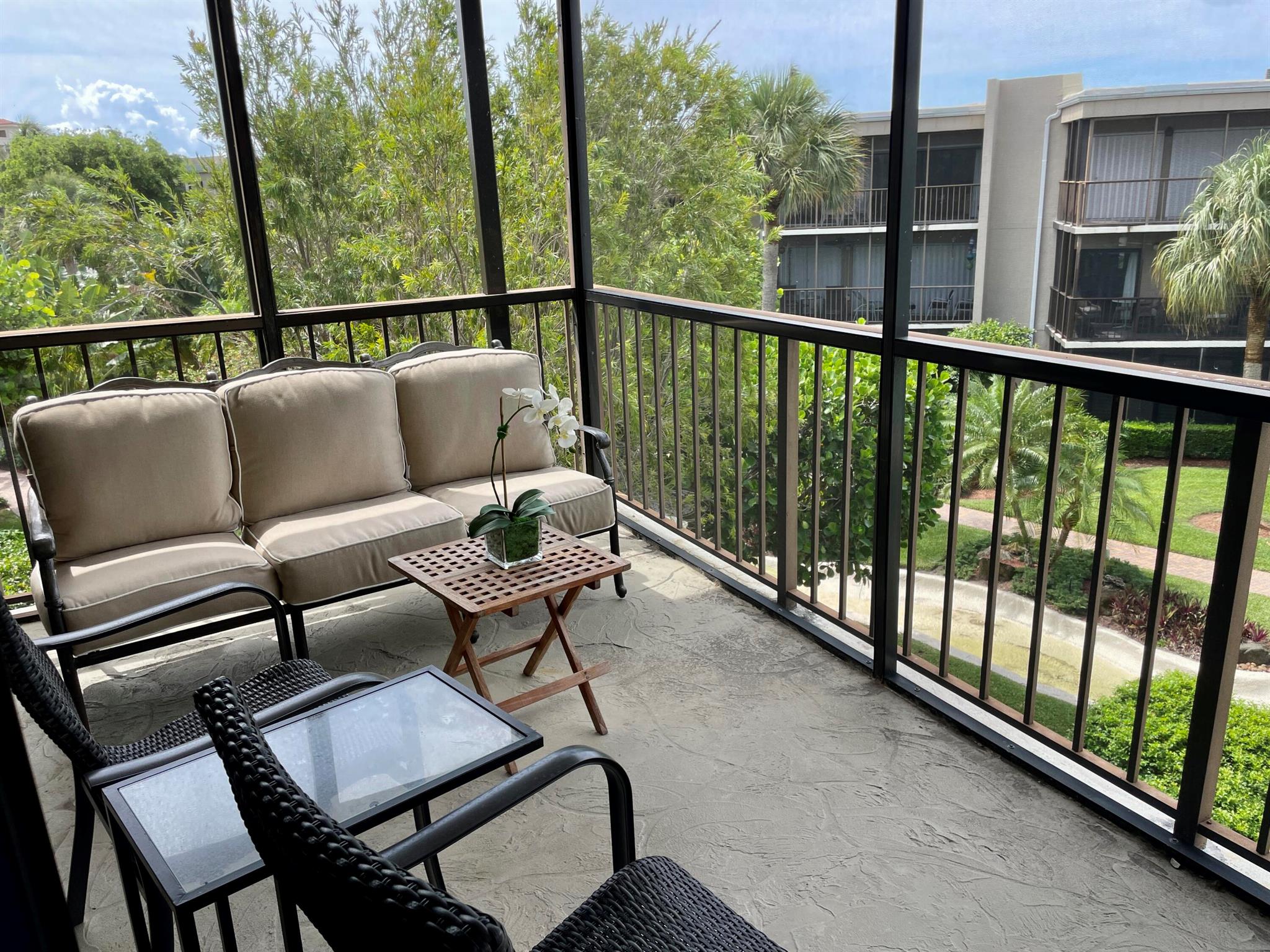 SOUTHGATE CONDO - Residential Lease