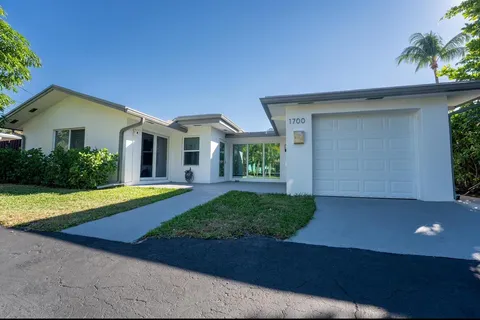 1700 SW 5th Street, Fort Lauderdale, FL MLS: R11071336
