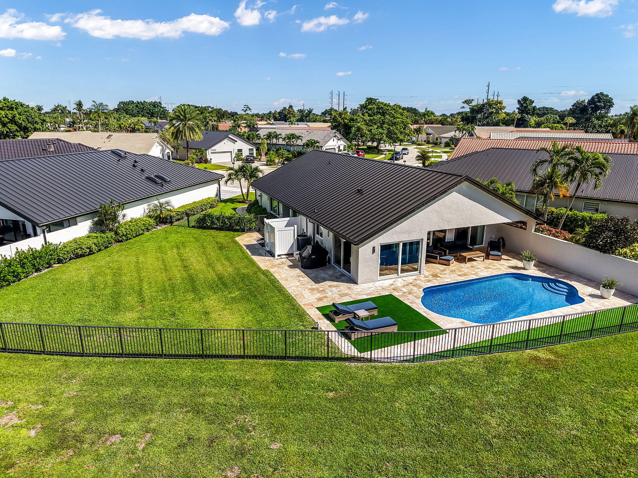 21464 Bridgeview Drive