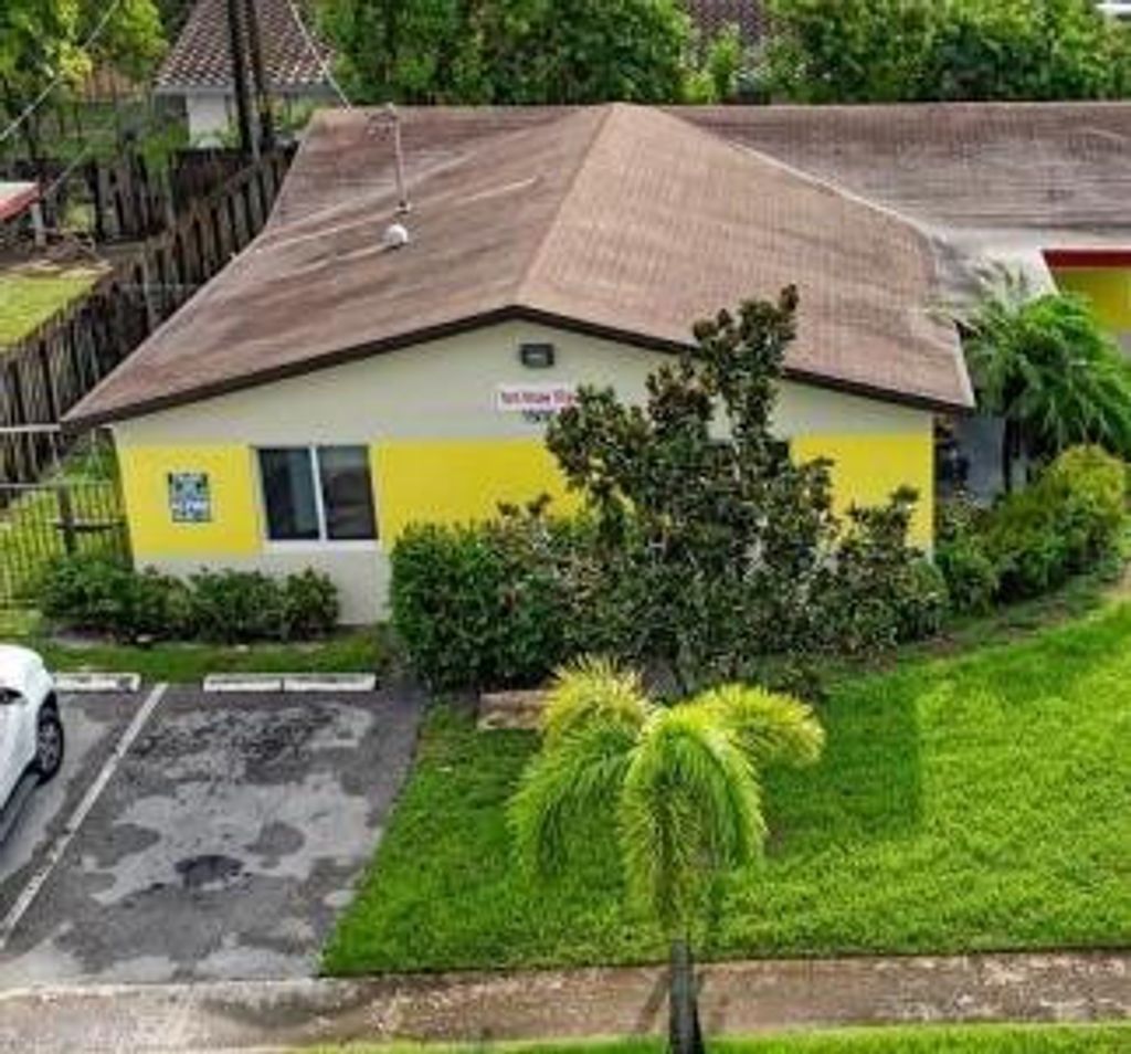 Photo of 1500 NW 58th Terrace, Sunrise, FL 33313 (MLS # F10548686)