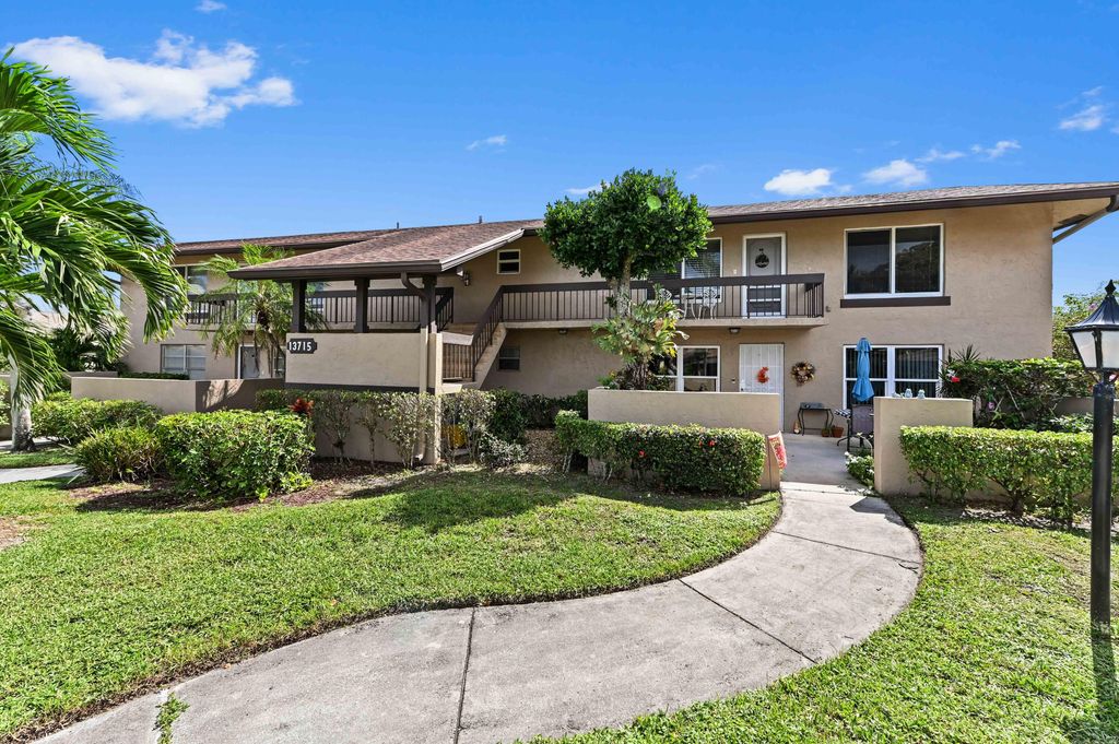 Photo of 13715 Via Aurora #D, Delray Beach, FL 33484 (MLS # R11163698)