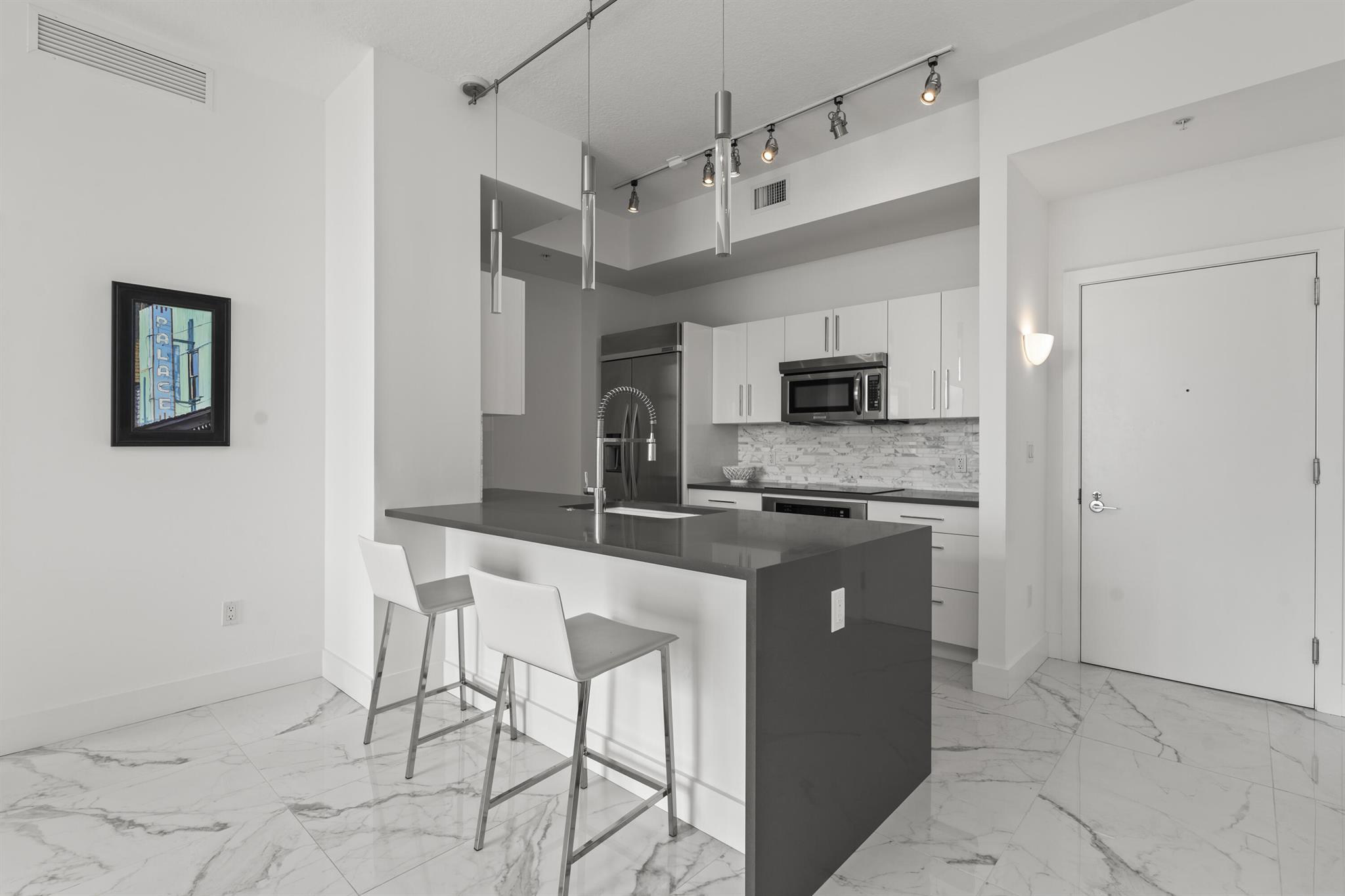 550 Okeechobee Boulevard Uph-03