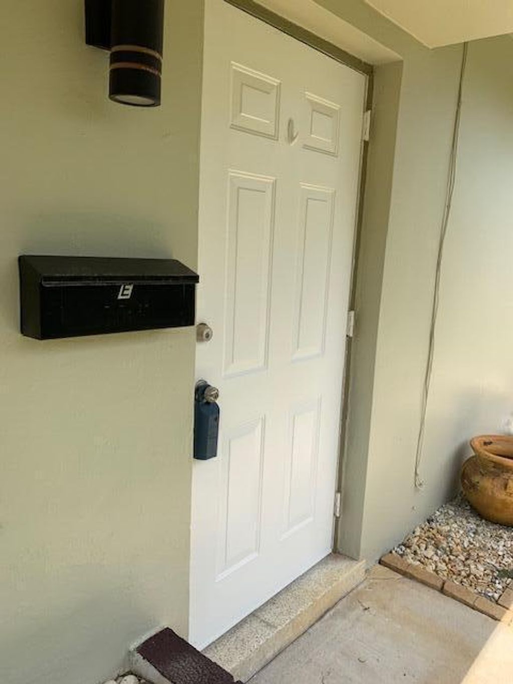 Photo of 4211 NE 13th Avenue NE #East Unit, Oakland Park, FL 33334 (MLS # B26018831)