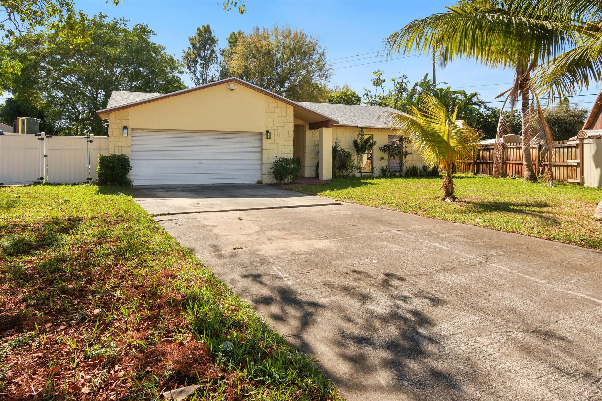 1072 Fernlea Drive
