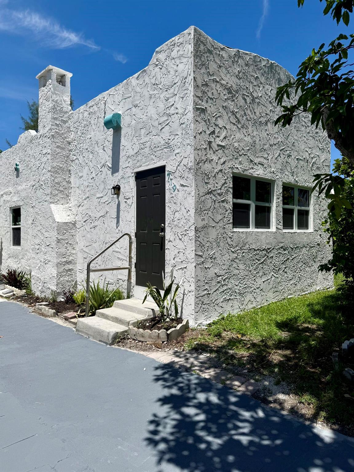 GARDENS THE - Residential Lease