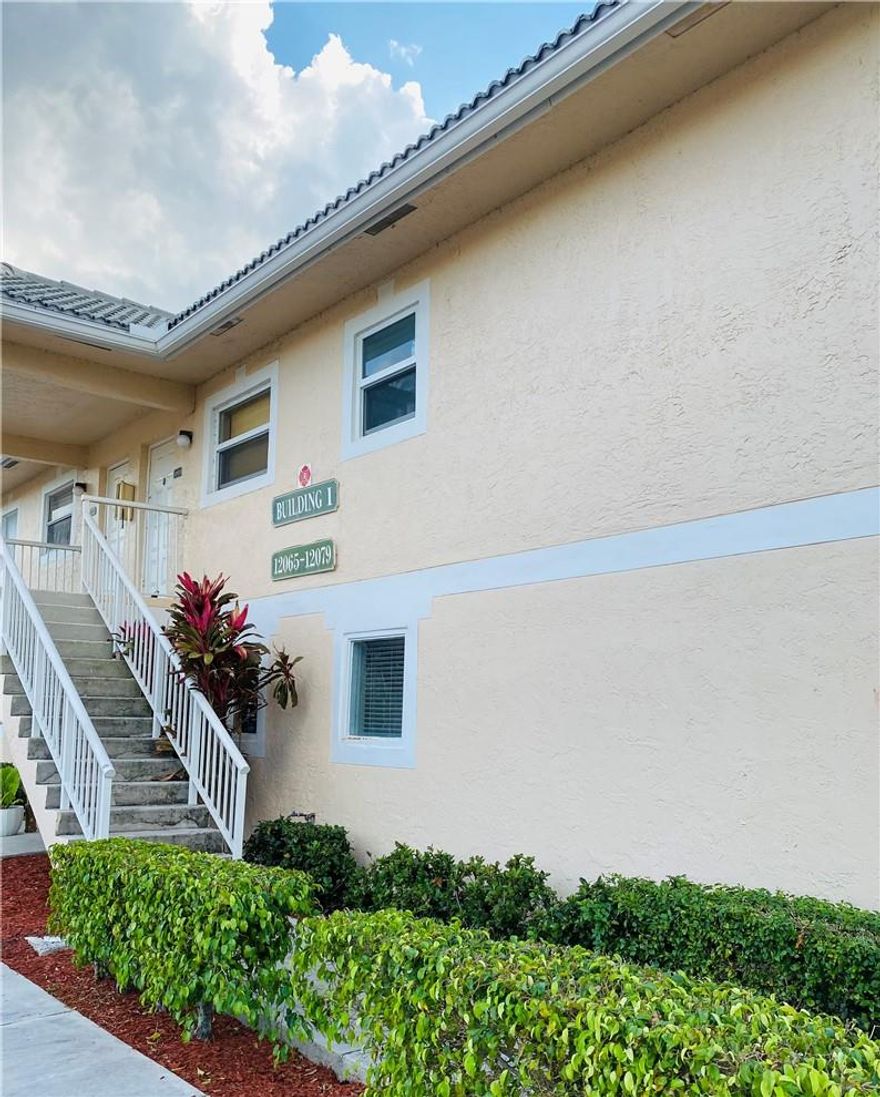 BRIGHT 2/2 CONDO IN A QUITE RESIDENTIAL AREA, WALKING DISTANCE TO ELEMENTARY,MIDDLE,HIGH SCHOOL, AQUATIC CENTER AND SPORT COMPLEX. WELL MANTAINED UNIT. NORENTAL FOR THE FISRT TWO YEARS OF OWNERSHIP. OWNER IS FIRM ON THE PRICE. LEASED UNTIL JUNE 14TH, 2024.