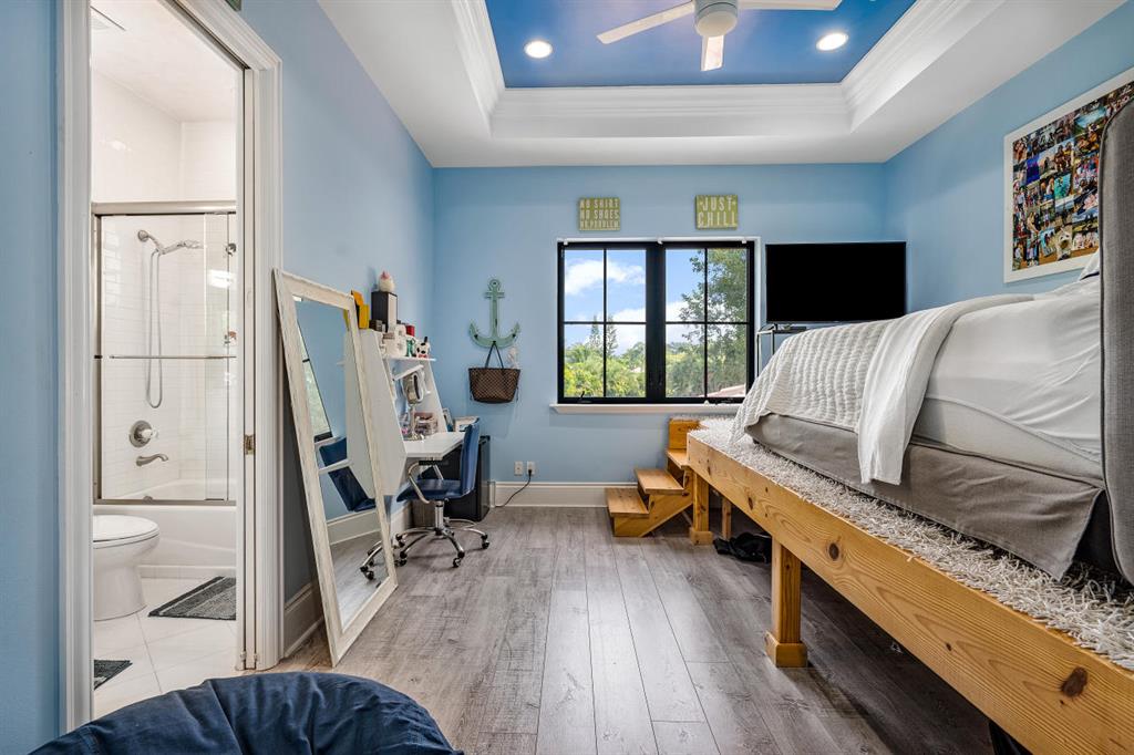 BONIELLOS ACRES - Residential