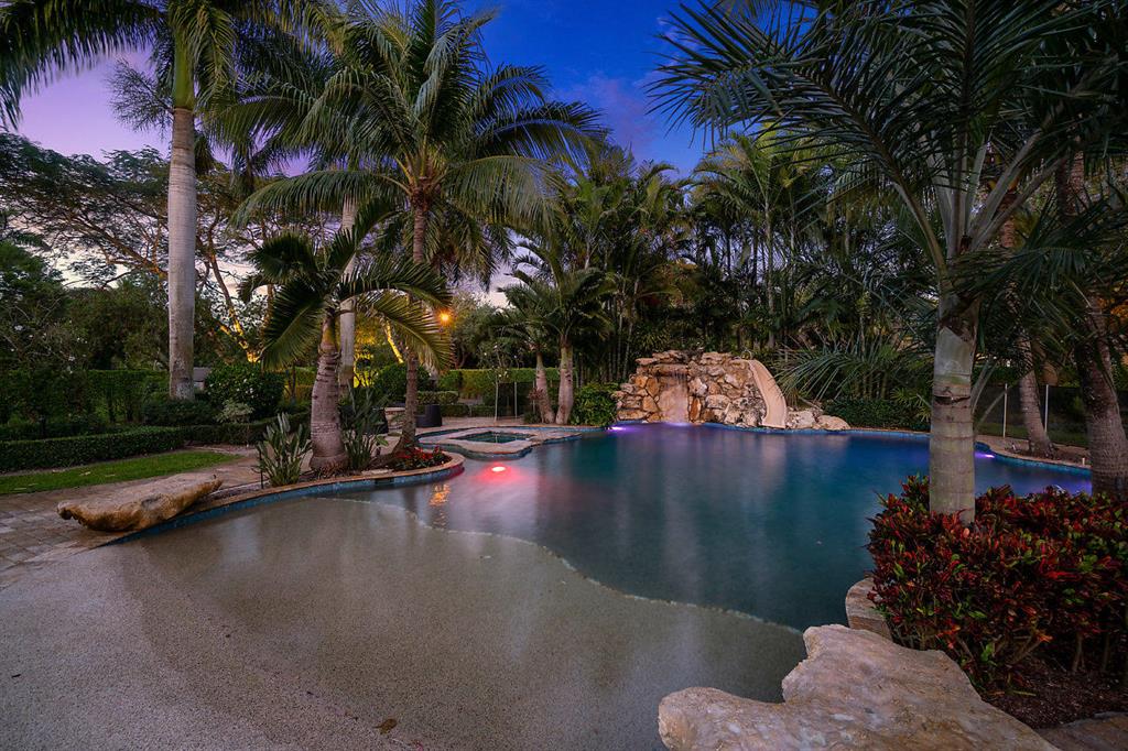 BONIELLOS ACRES - Residential