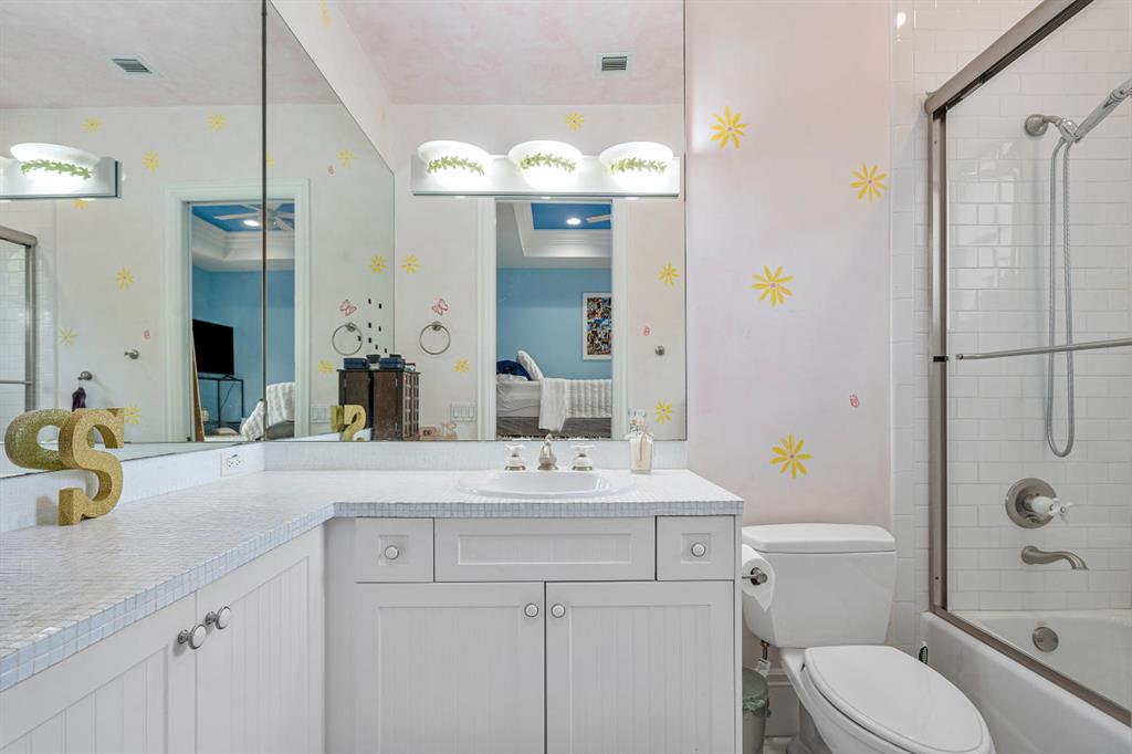 BONIELLOS ACRES - Residential