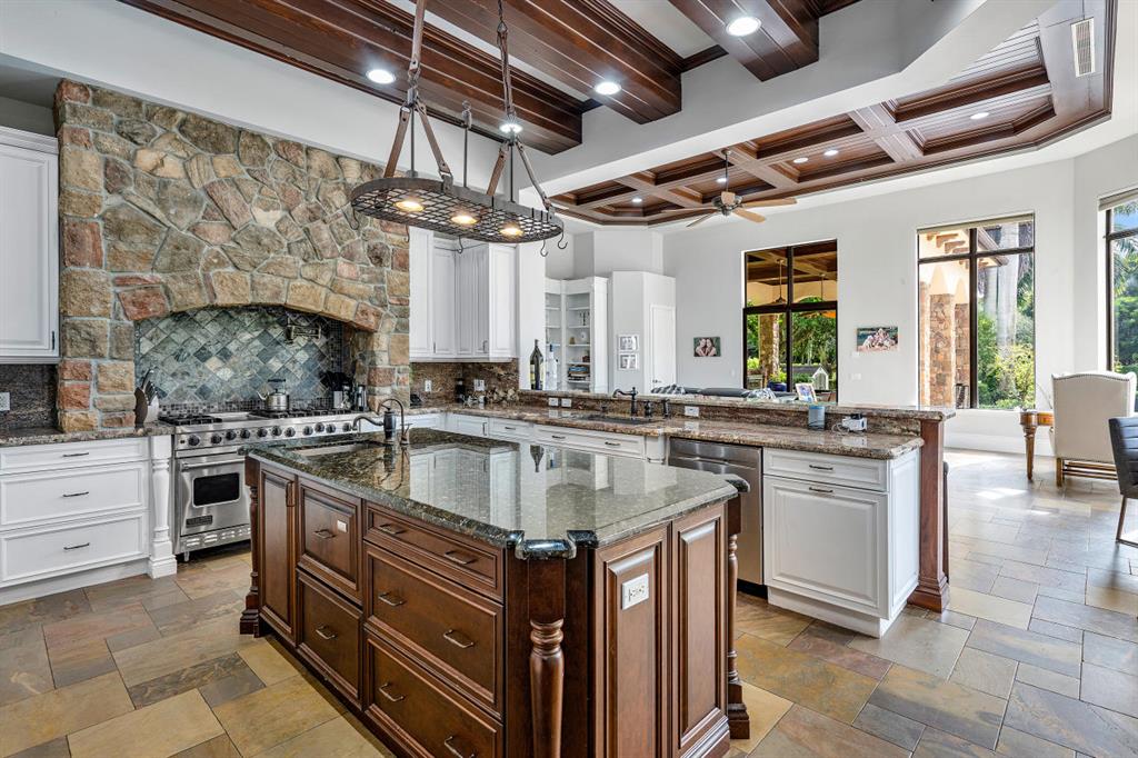 BONIELLOS ACRES - Residential