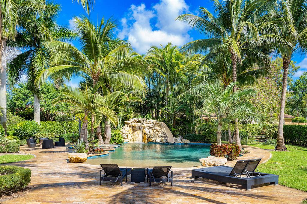 BONIELLOS ACRES - Residential