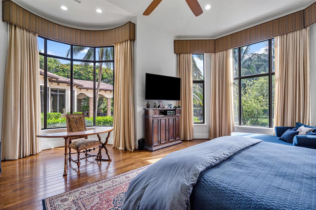 BONIELLOS ACRES - Residential