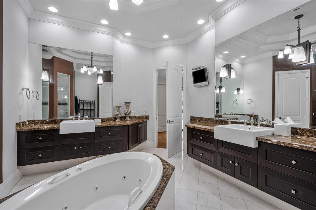 BONIELLOS ACRES - Residential