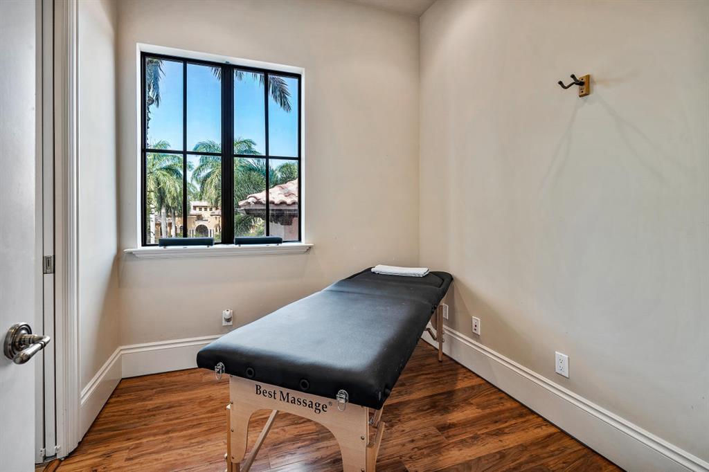 BONIELLOS ACRES - Residential