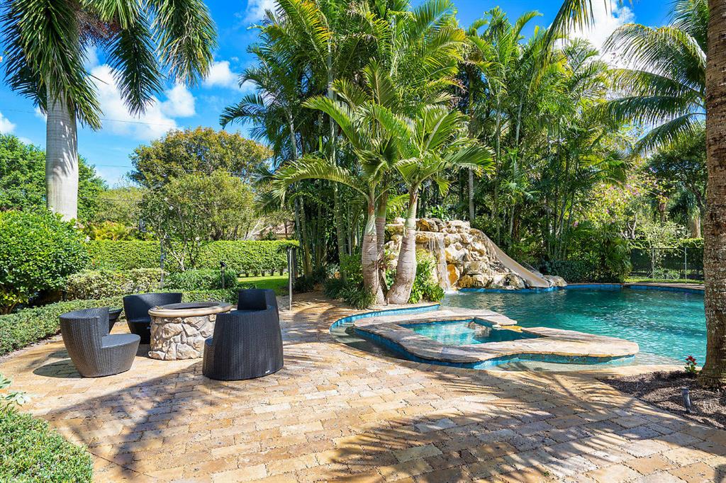 BONIELLOS ACRES - Residential