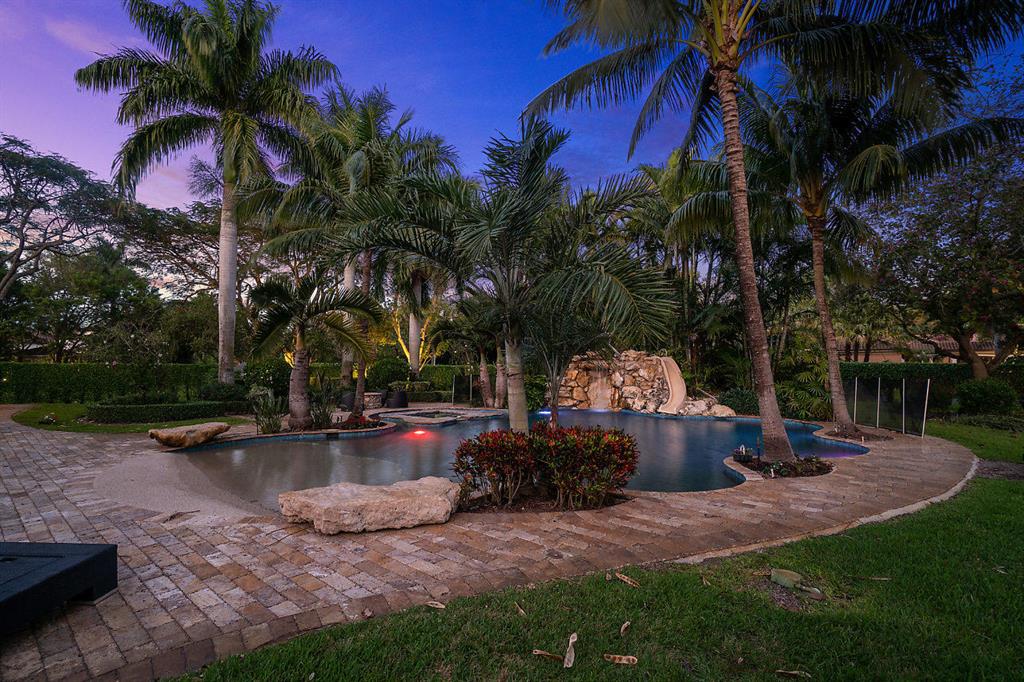 BONIELLOS ACRES - Residential