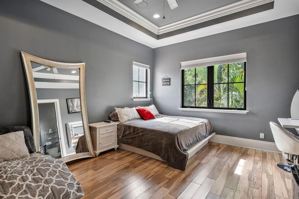 BONIELLOS ACRES - Residential