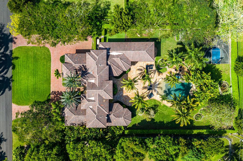 BONIELLOS ACRES - Residential