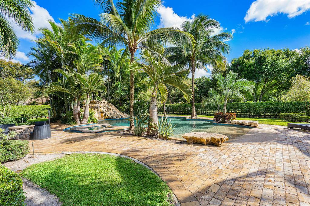 BONIELLOS ACRES - Residential