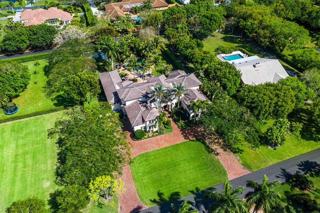 BONIELLOS ACRES - Residential