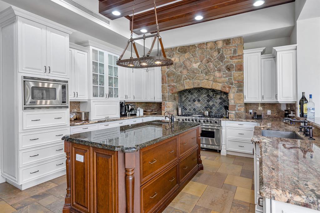 BONIELLOS ACRES - Residential