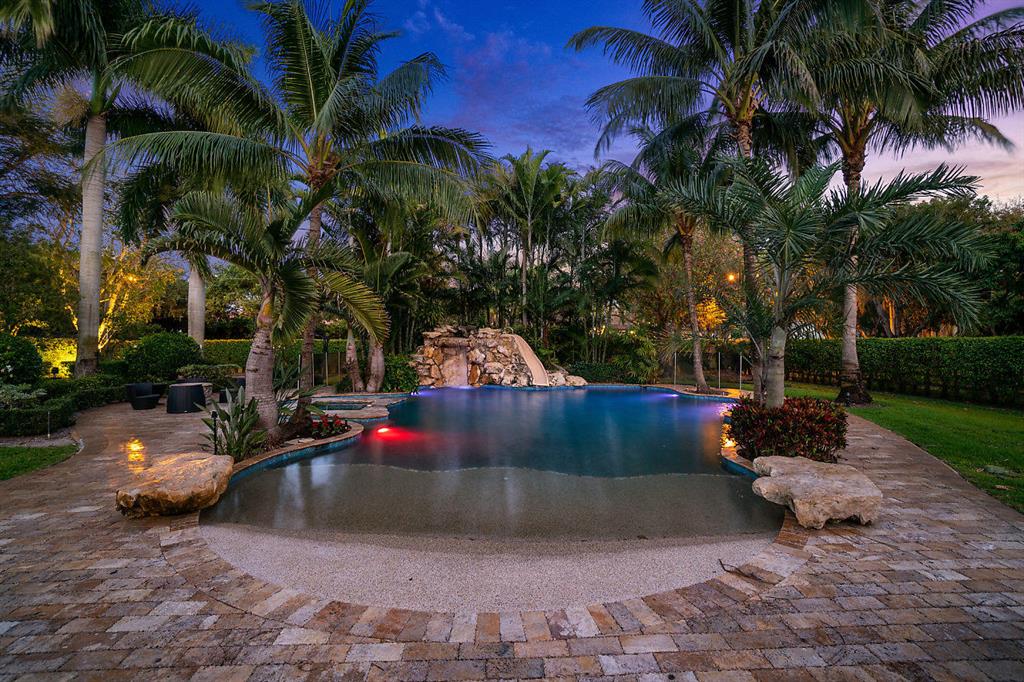 BONIELLOS ACRES - Residential