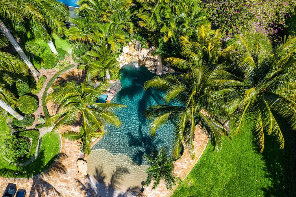 BONIELLOS ACRES - Residential