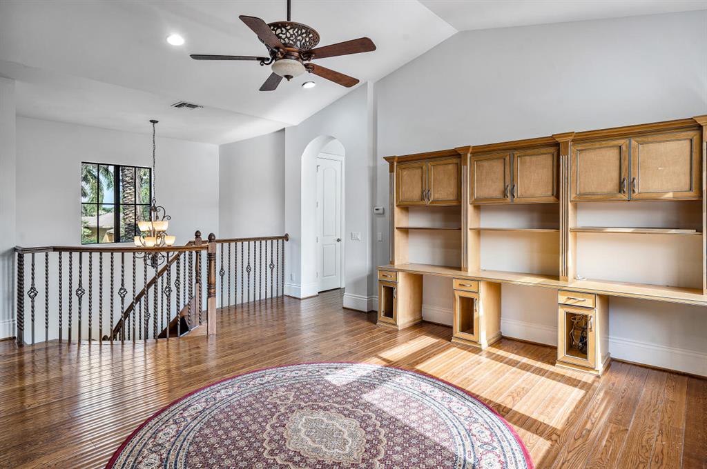 BONIELLOS ACRES - Residential