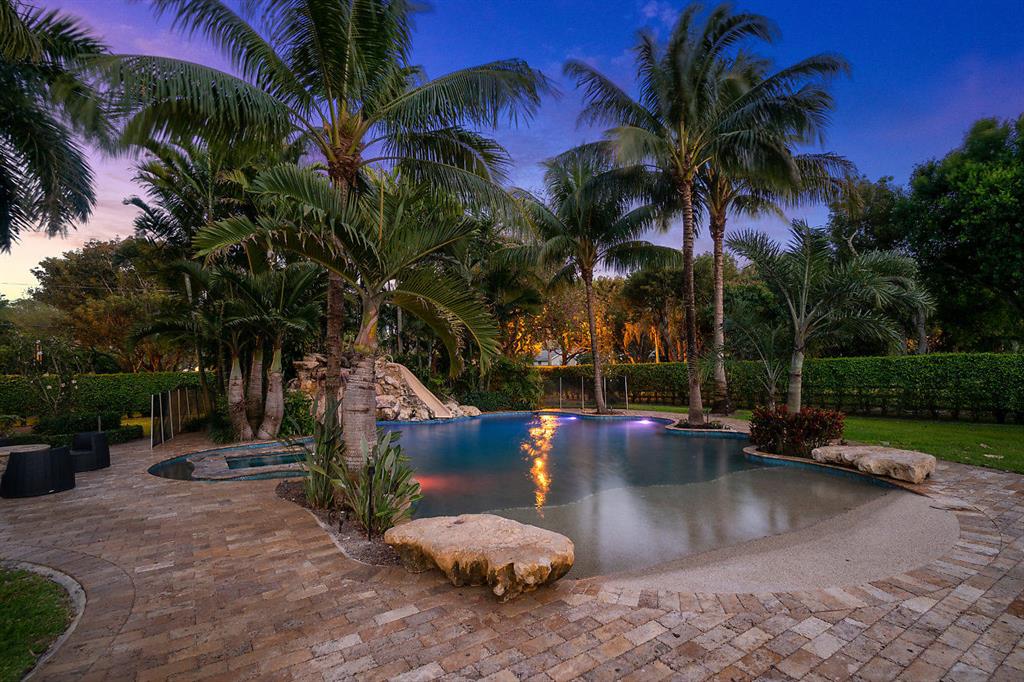 BONIELLOS ACRES - Residential