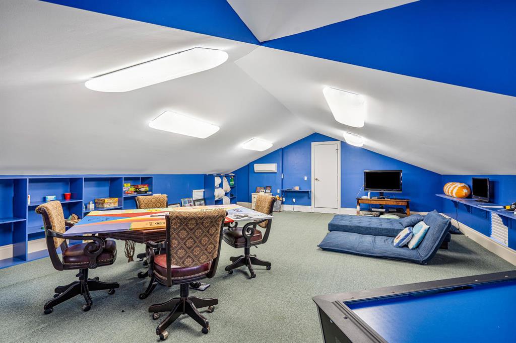 BONIELLOS ACRES - Residential