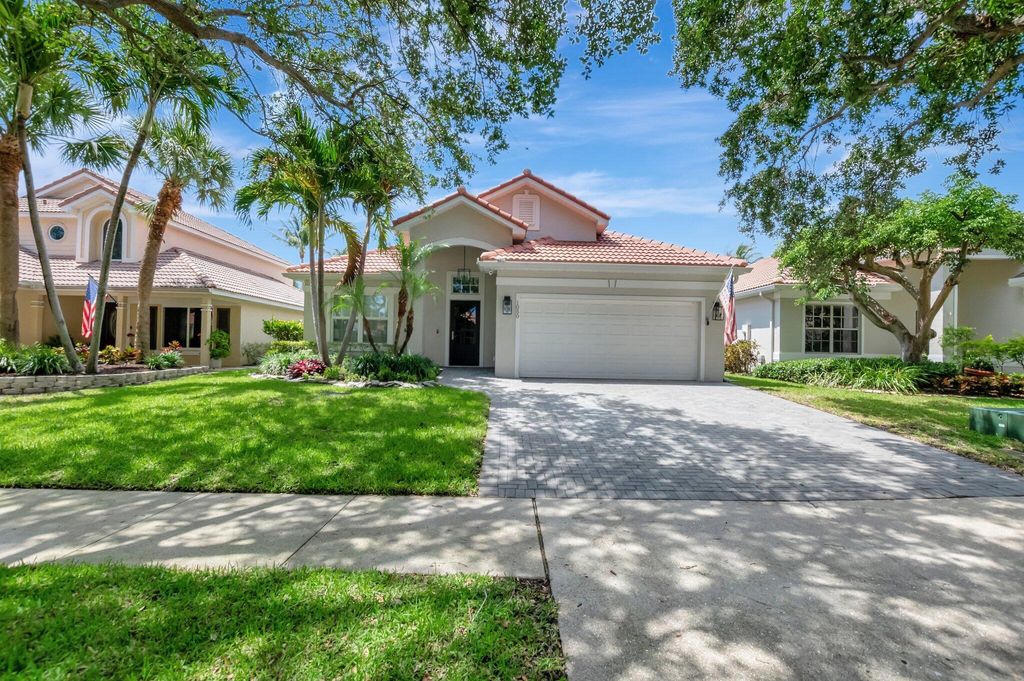 Photo of 1050 Delray Lakes Drive, Delray Beach, FL 33444 (MLS # B26020113)
