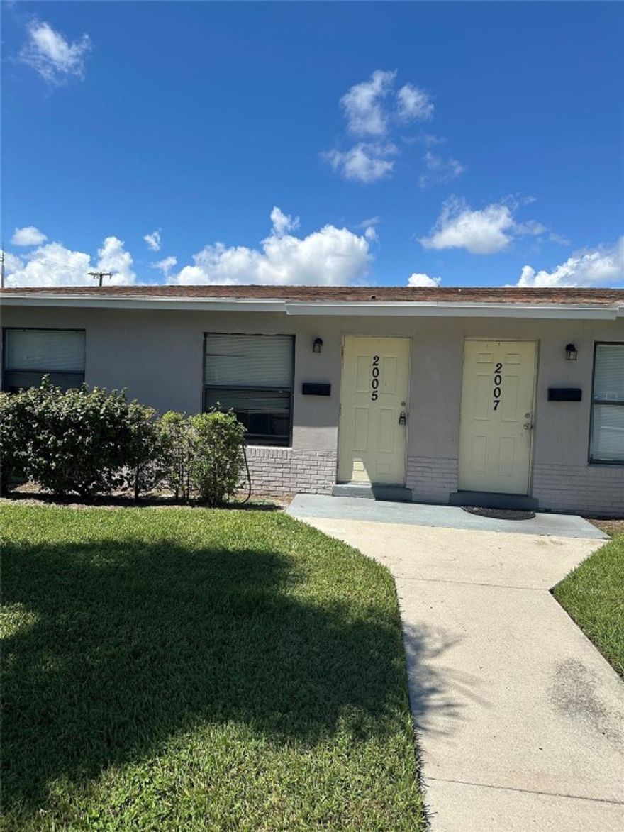 2 Bed/1 Bath Centrally Located in West Palm Beach. Updated Unit, freshly painted, Kitchen and  central A/C unit. Great Location close to Everything.