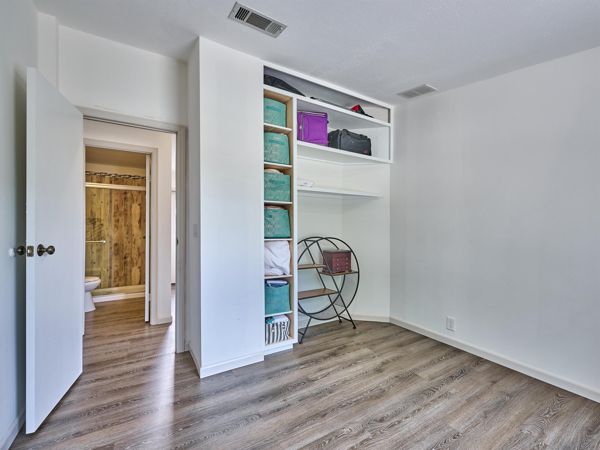 RIDGEWAY - Residential
