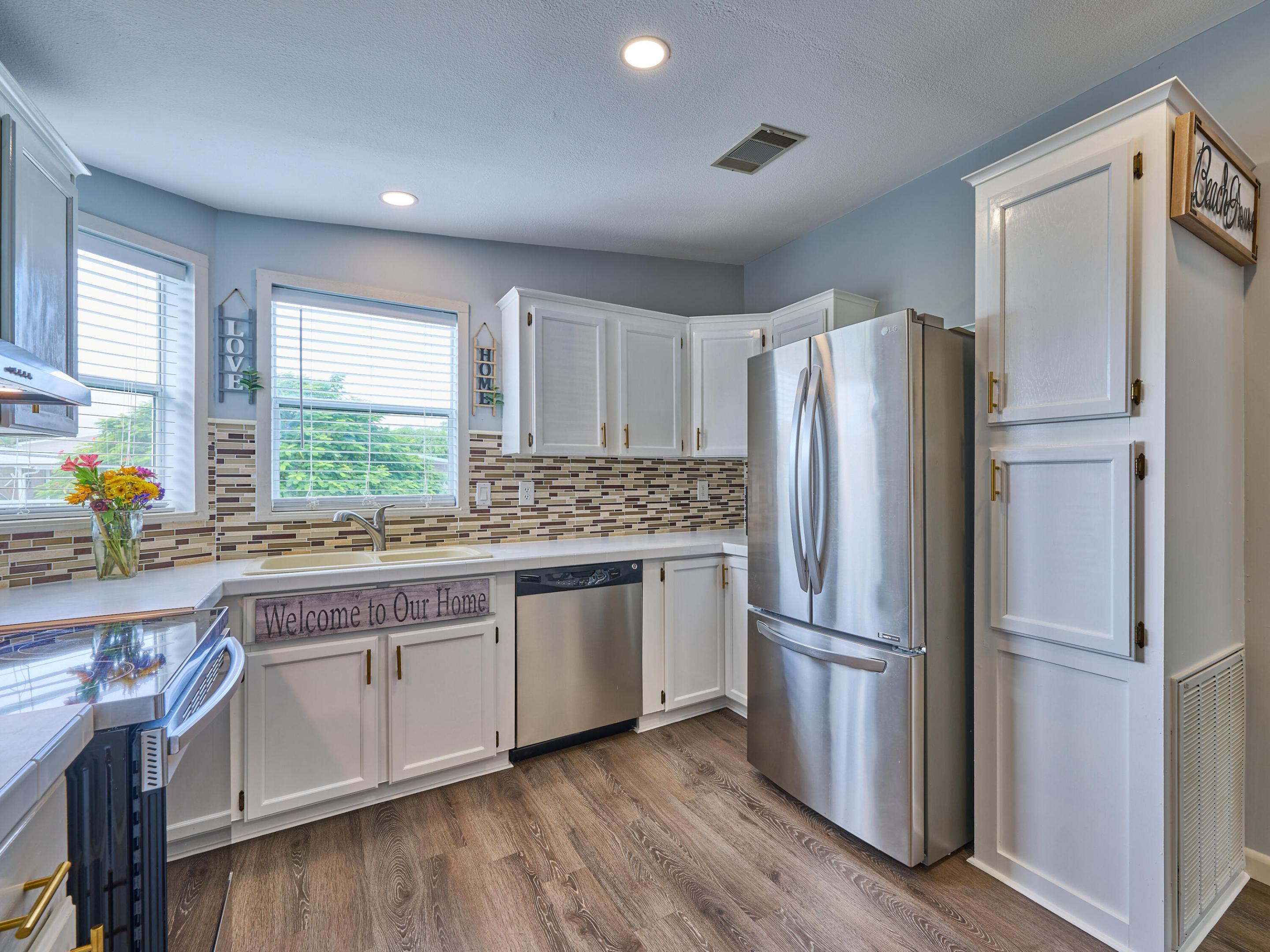 7359 SE Eagle Avenue