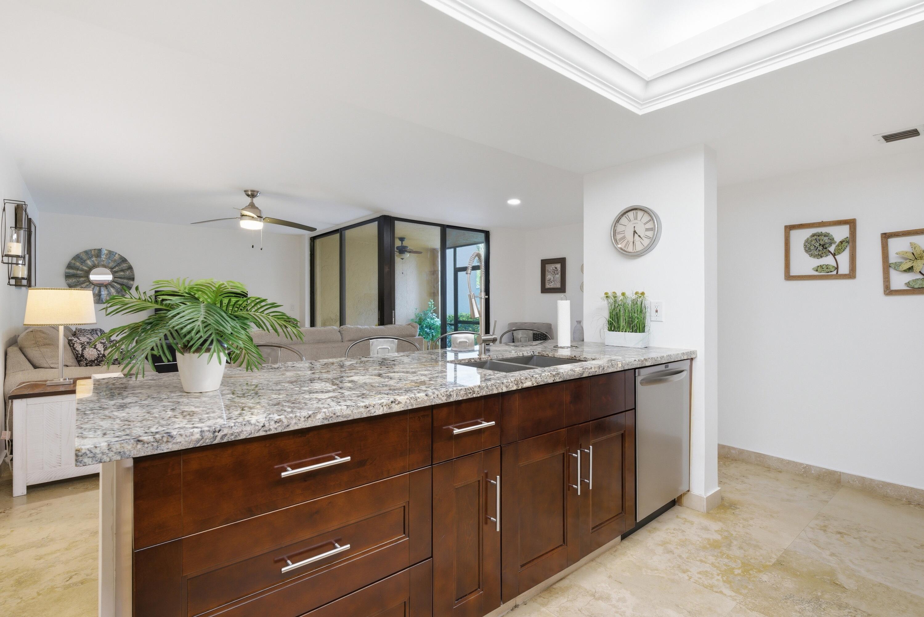 LAVERS RESORT & RACQUET CLUB - Residential