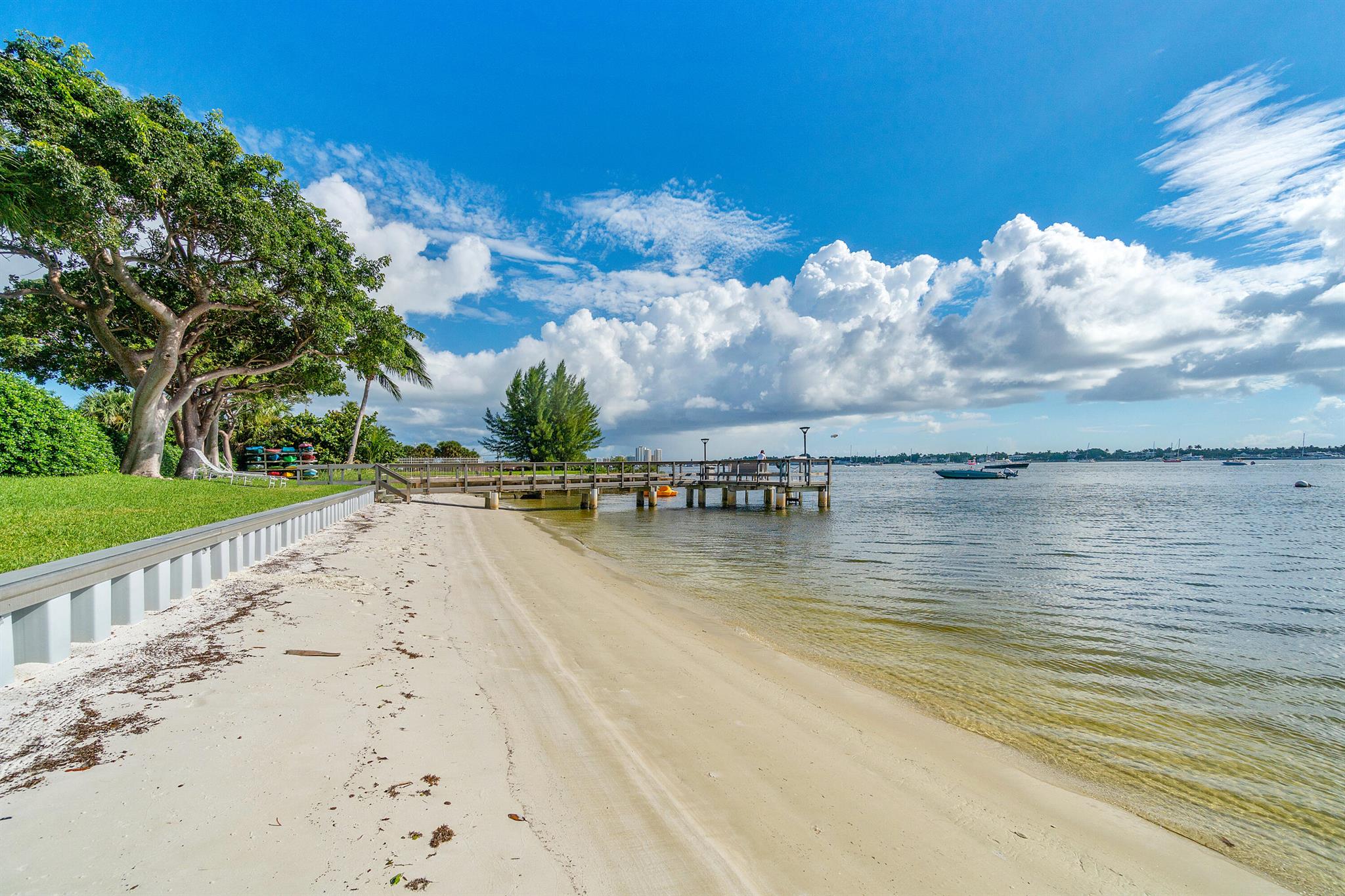 PALM BEACH HOUSE CONDO - Residential Lease