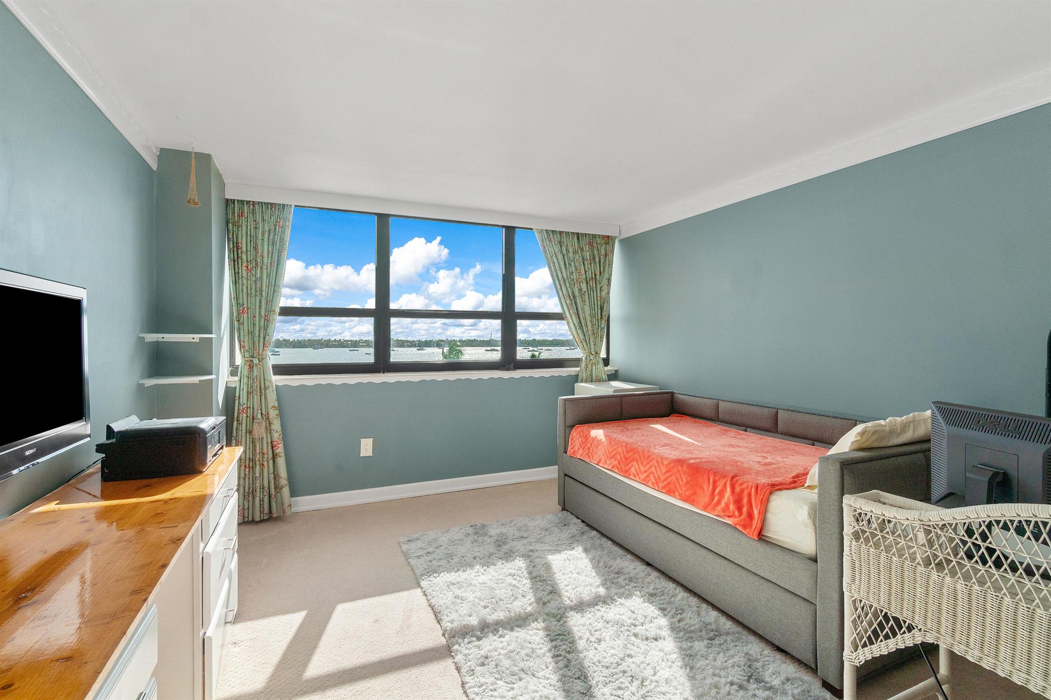 PALM BEACH HOUSE CONDO - Residential Lease