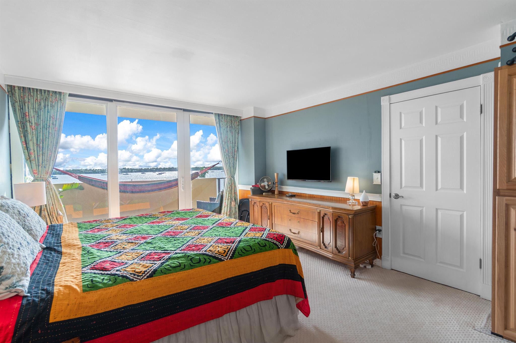 PALM BEACH HOUSE CONDO - Residential Lease