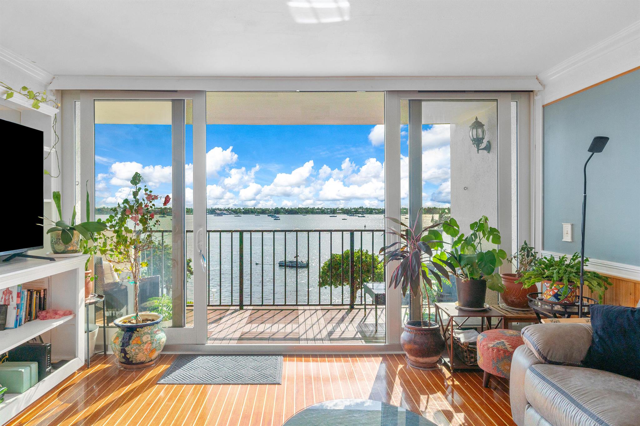 PALM BEACH HOUSE CONDO - Residential Lease