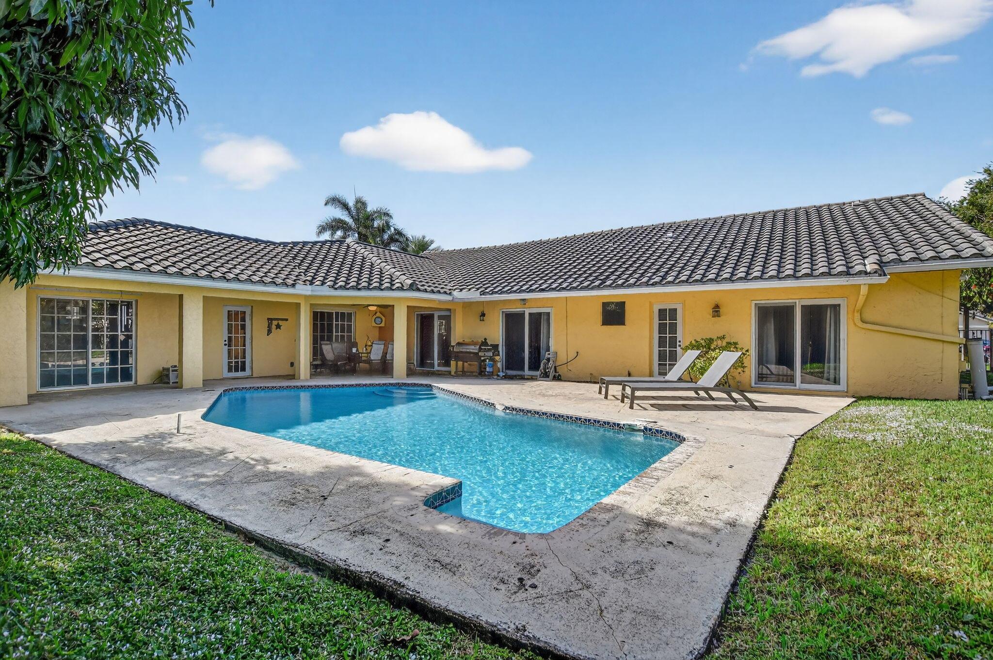 ESCONDIDO AT BOCA RATON 1 - Residential