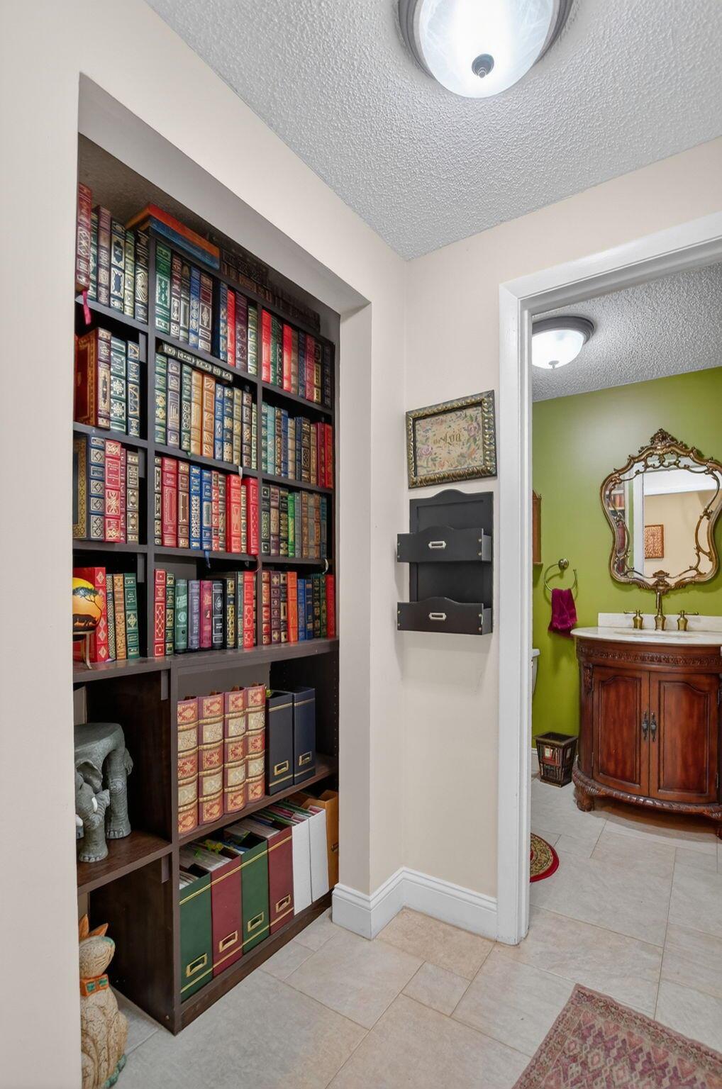 ESCONDIDO AT BOCA RATON 1 - Residential