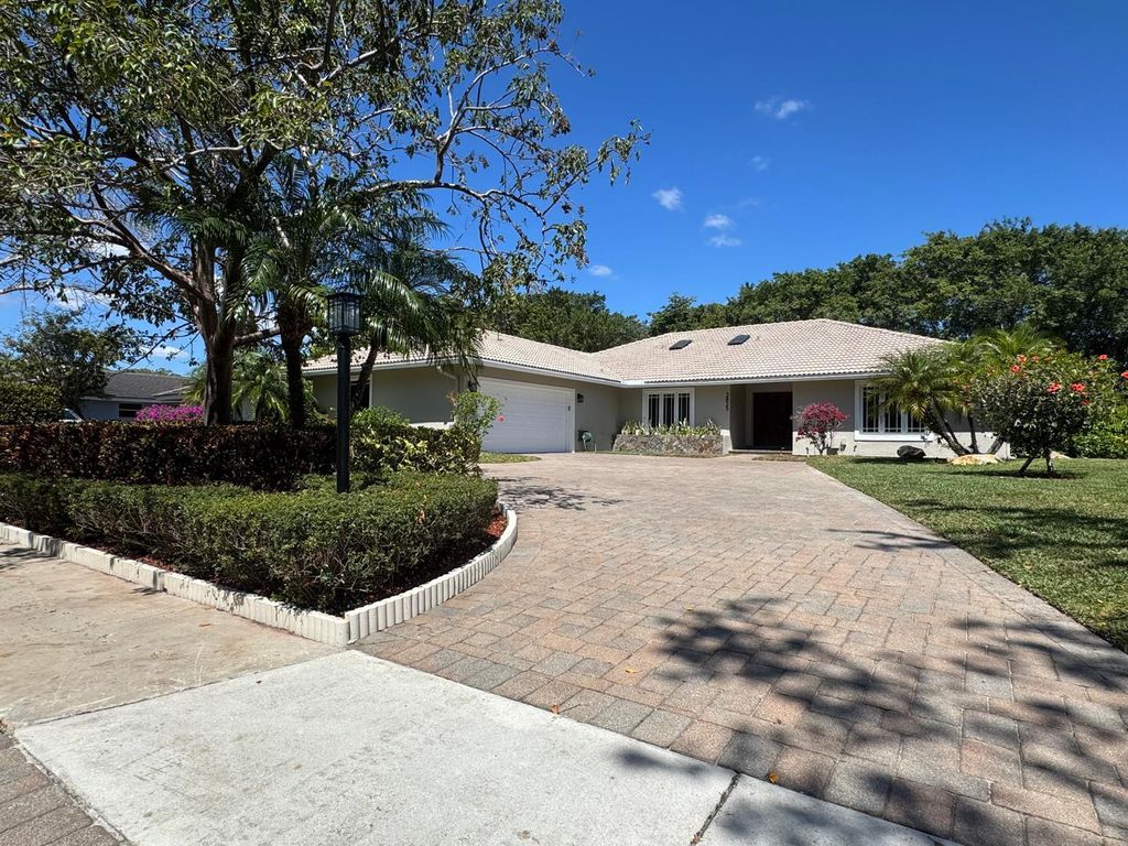 Photo of 2825 Banyan Boulevard Circle NW, Boca Raton, FL 33431 (MLS # R11075697)