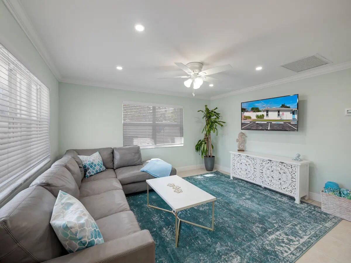 PALM BEACH SHORES - Residential Income