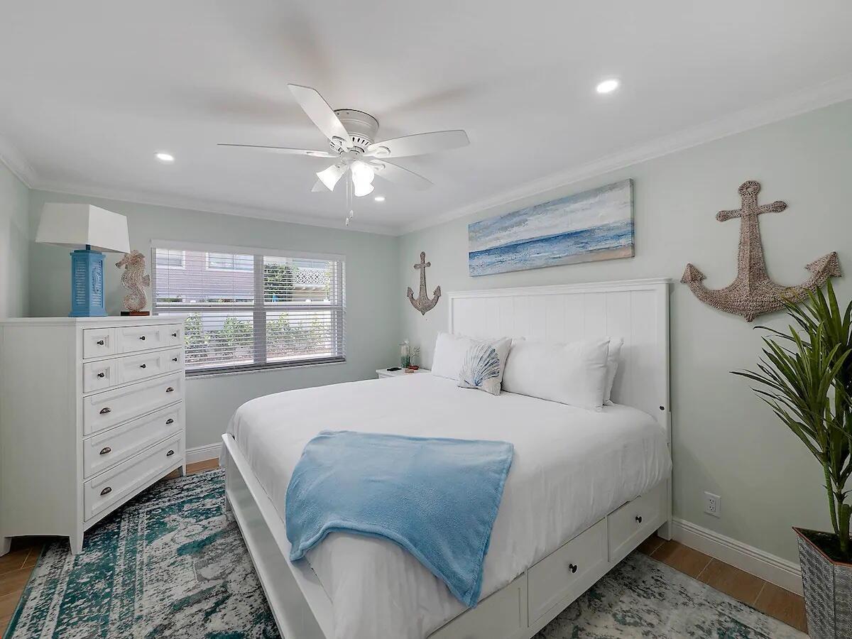 PALM BEACH SHORES - Residential Income