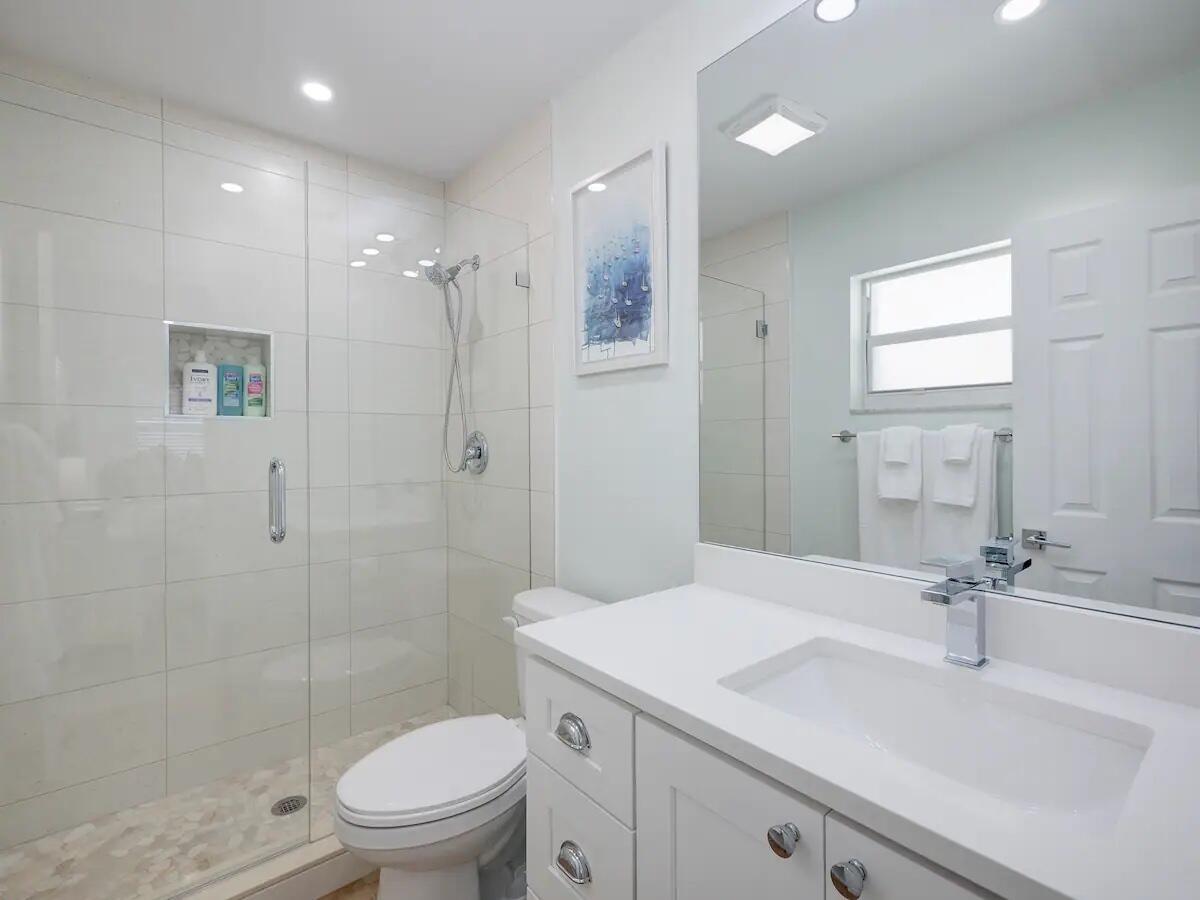 PALM BEACH SHORES - Residential Income