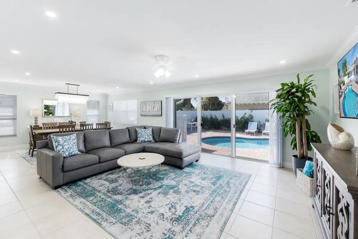 101 Sandal Lane 1