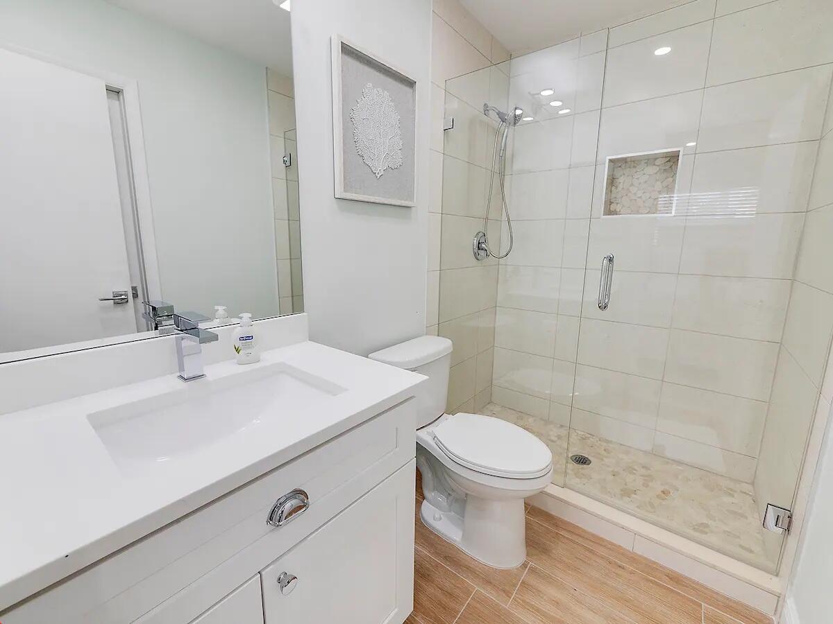 PALM BEACH SHORES - Residential Income