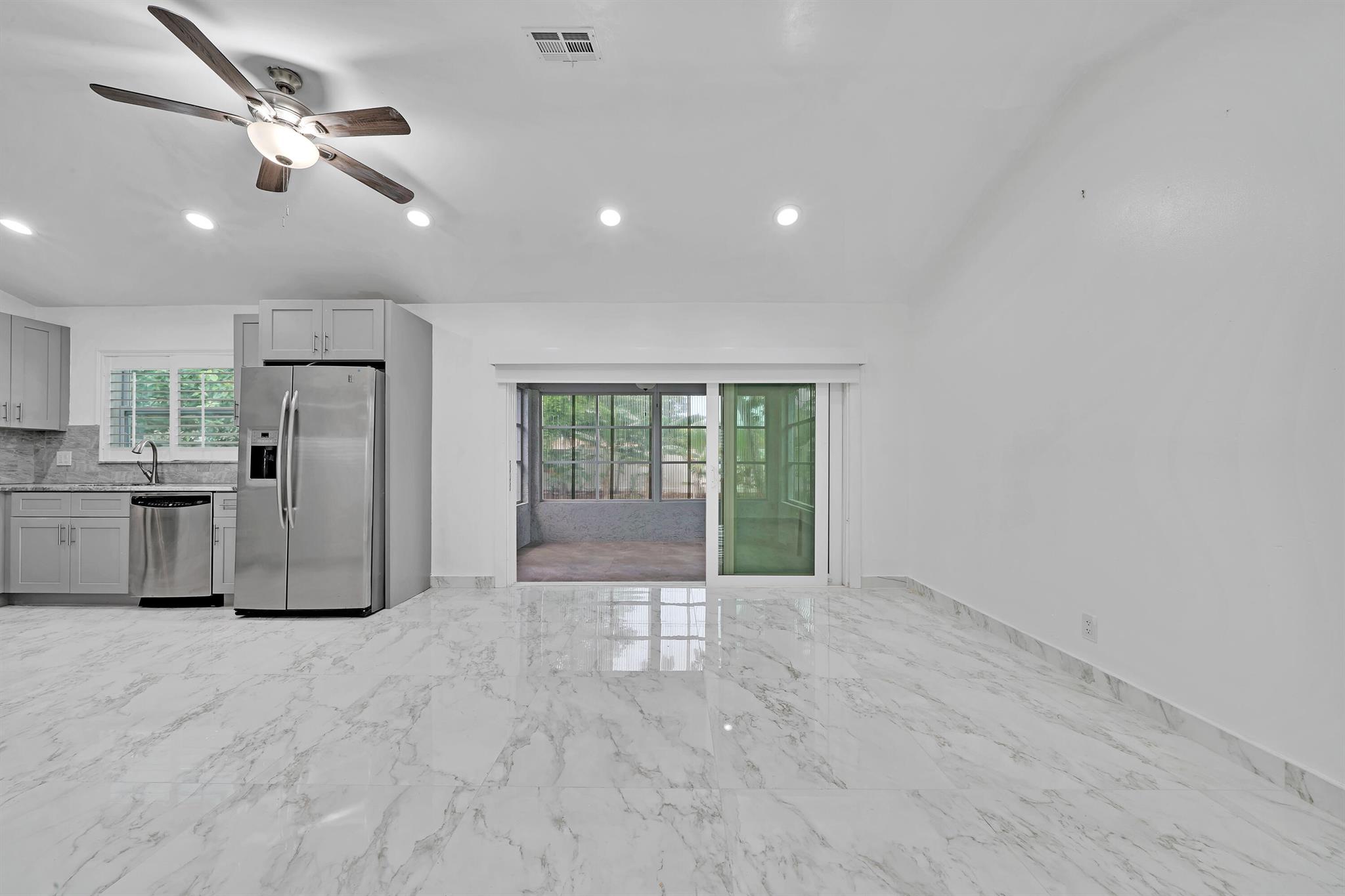 CHATELAINE - Residential Lease